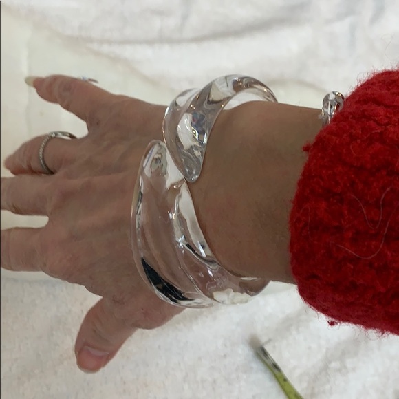 Jewelry - Clear hinged bracelet plastic